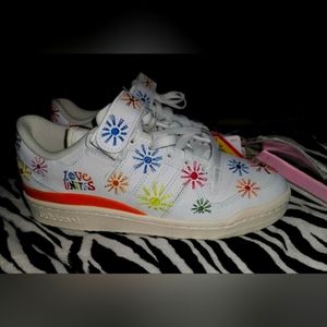 BNWT and box Adidas Forum Low Pride Sneakers